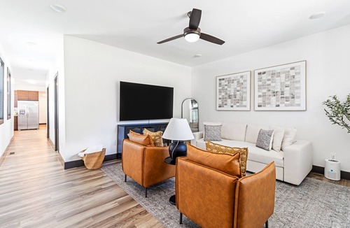 Smoketown Jackson House | Stylish 2BR Retreat Minutes from NuLu & Downtown!