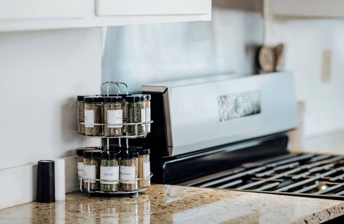 Montgomery House | Stylish 2BR Stay | Pet-Friendly & Fast WiFi
