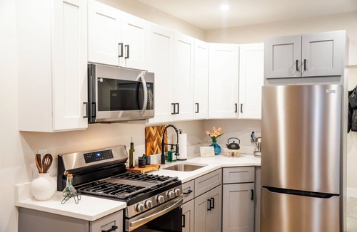 Brewerytown House | Stylish 2BR Townhome 2 Full Baths Game Room Near Center City