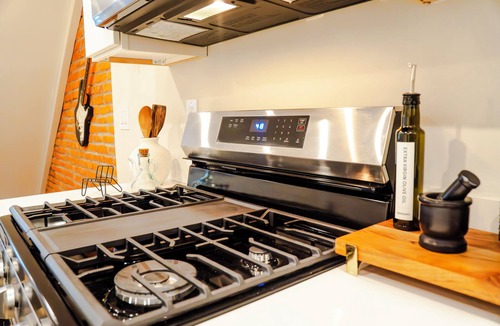 Brewerytown House | Stylish 2BR Townhome 2 Full Baths Game Room Near Center City