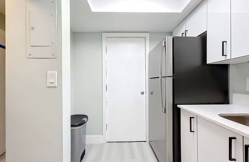 Lauderdale Harbours Condo | Stylish 2BR with Pool & Modern Amenities