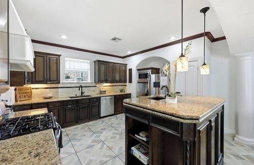 Knox - Henderson House | Stylish 3-BDRM Home/Near DT/Walk to Bars & Shops