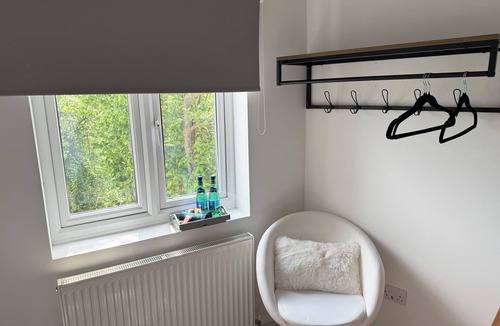 London Borough of Bromley Apartment | Stylish 3-Bed Executive Home Chislehurst, BR7