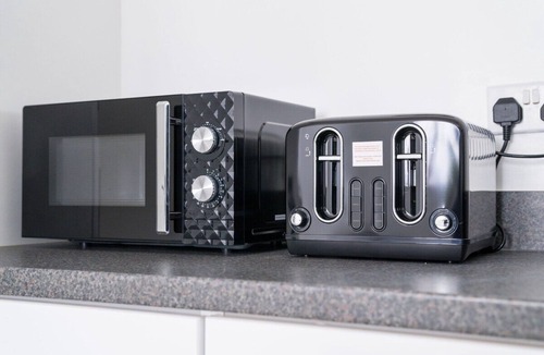 Gloucester House | Stylish 3-bed Gloucester house with Free Parking