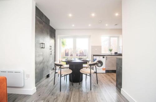 Bootle House | Stylish 3-Bed Home-Liverpool