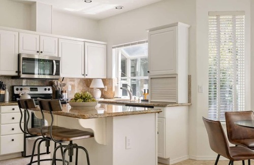 Oak Hills House | Stylish 3 Bedroom Family Home