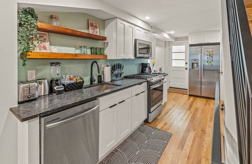 Passyunk Square Apartment | Stylish 3-Bedroom Home in Philly