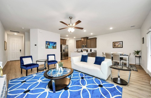 Katy House | Stylish 3 Bedroom Oasis Near Katy Mills