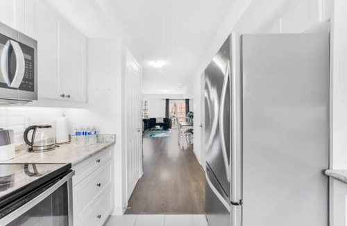 Durham Region House | Stylish 3 BR Townhouse in Oshawa