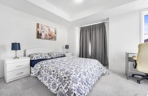 Durham Region House | Stylish 3 BR Townhouse in Oshawa