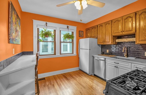 Black Rock Apartment | Stylish 3bd apartment by Delaware Park and Museumsn