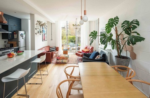 Hackney Apartment | Stylish 3BD Home - Great Location