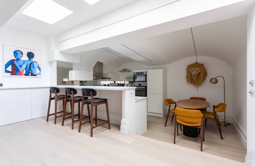 Warwick Apartment | Stylish 3bed 3bath, Central