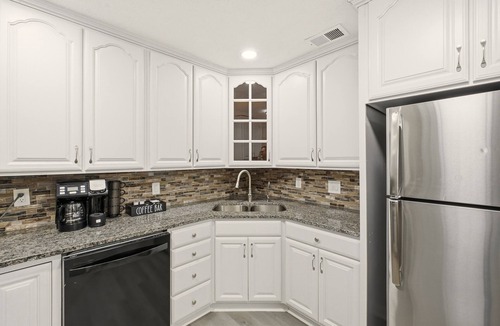 Buechel House | Stylish 3BR, 2BA 8m Away Expo Hub, 12m from Down Town Louisville, 12M from Derby
