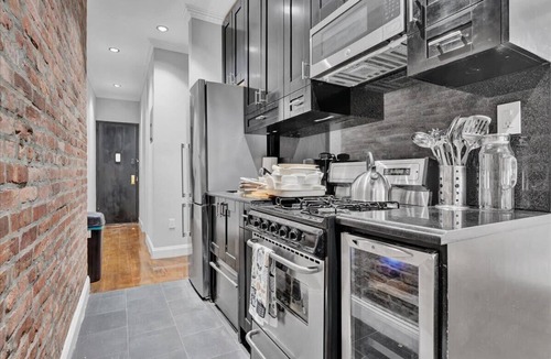 Gramercy Apartment | Stylish 3BR-2BA in Gramercy -Modern & Central