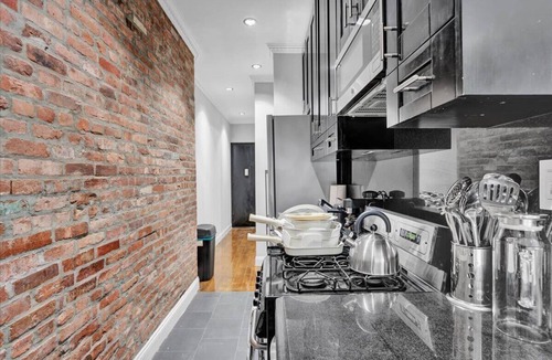 Gramercy Apartment | Stylish 3BR-2BA in Gramercy -Modern & Central