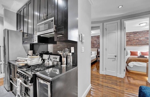 Gramercy Apartment | Stylish 3BR-2BA in Gramercy -Modern & Central