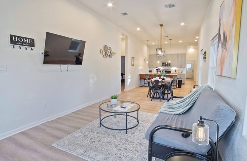 Denver Heights House | Stylish 3BR/2BA Urban Retreat Near Lively Downtown