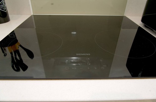 West Hill Apartment | Stylish 3BR | 3 Min to Southfields Station