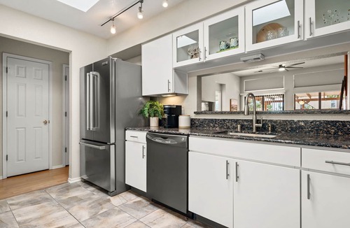 Oso Grande House | Stylish 3BR Albuquerque Home in a great location. Private, Calm, & Comfortable.