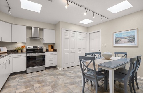 Oso Grande House | Stylish 3BR Albuquerque Home in a great location. Private, Calm, & Comfortable.