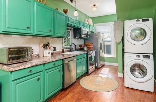 Stillwater Apartment | Stylish 3BR Apt | River Views Screen Porch Firepit