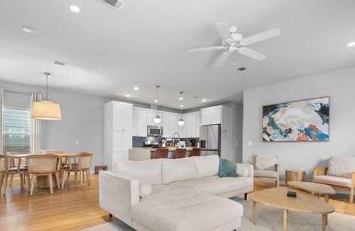 Clarksville House | Stylish 3BR East Austin Home | Dedicated Office + Pet-Friendly Yard Mins to 6th!