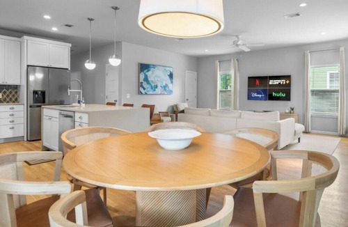 Clarksville House | Stylish 3BR East Austin Home | Dedicated Office + Pet-Friendly Yard Mins to 6th!