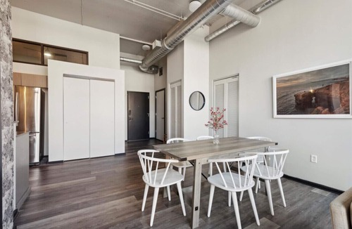 Fairmount Apartment | Stylish 3BR, Game Room, Roof Top | Cityscape Sanctuary