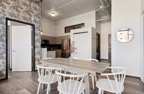 Fairmount Apartment | Stylish 3BR, Game Room, Roof Top | Cityscape Sanctuary
