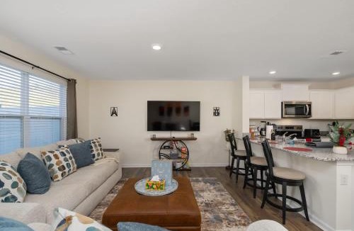 Bluff City House | Stylish 3BR Getaway across Bristol Speedway