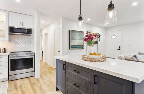 Cooksville House | Stylish 3BR Home, Close to Restaurants/Shops