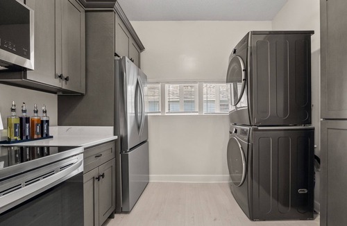 Memphis House | Stylish 3BR Home Fast Wi-Fi 12 Min to Airport 15 Min to Nightlife & Music