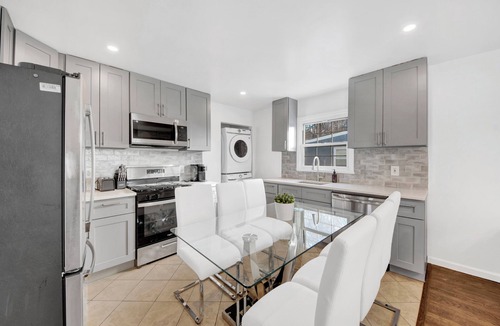 White Plains House | Stylish 3BR Home Game Room Free Parking Sleeps 16