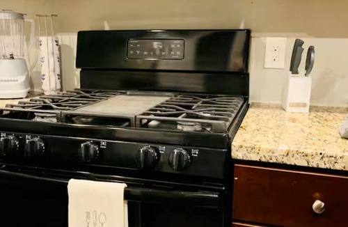 McNair House | Stylish 3BR Home w 2BA Big Savings at 28 plus days