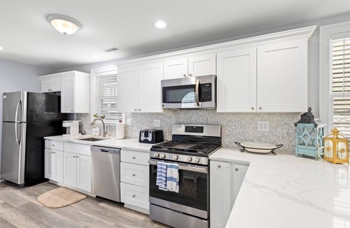 Gardens Condo | Stylish 3BR - OC Gardens w/Patio & Parking