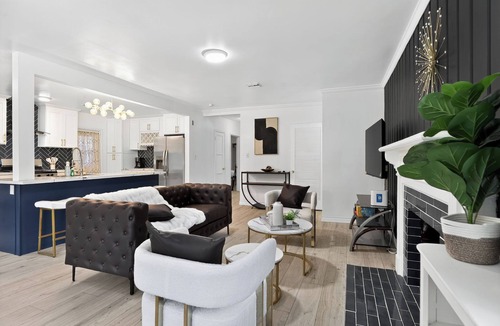 Pasadena House | Stylish 3BR Pasadena Home w/Yard Near Old Town