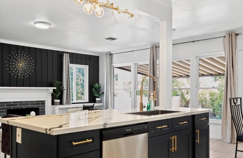 Pasadena House | Stylish 3BR Pasadena Home w/Yard Near Old Town