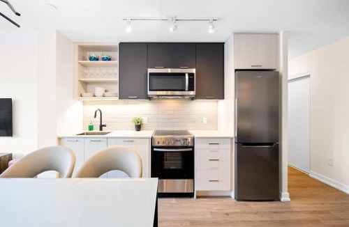 Harwood Apartment | Stylish 3BR Penthouse with Stunning City Views