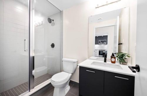 Harwood Apartment | Stylish 3BR Penthouse with Stunning City Views