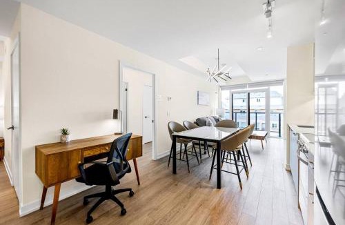 Harwood Apartment | Stylish 3BR Penthouse with Stunning City Views