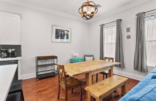 Seventh Ward House | Stylish 3Br w Gated Parking and Balcony, Walkable!