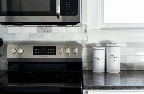 Danville House | Stylish 3King/2Twin -The Heritage House