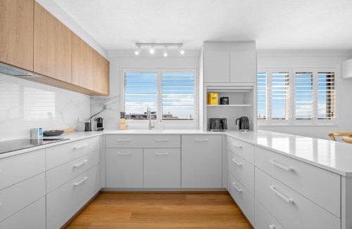 Manly House | Stylish 4-Bed Townhouse with Panoramic Ocean Views