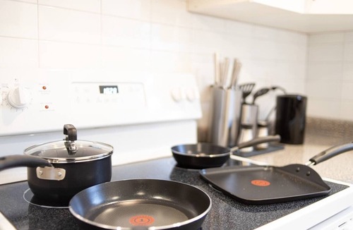 Newtonbrook House | Stylish 4 Bedroom Home located by Bathurst St & Wilson Ave