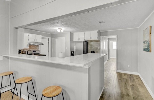 Groves House | Stylish 4 bedroom home in Groves