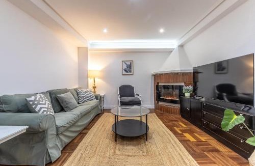 San Francisco Apartment | Stylish 4 Double Rooms, Central Bilbao (Old Town)