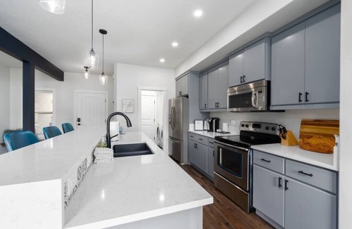 McCall House | Stylish 4bed/4bath Retreat!