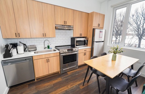 Near South Side Apartment | Stylish 4BR/3BA South Loop Stay Near McCormick Place & Soldier Field