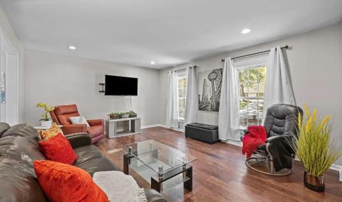 Cary House | Stylish 4BR Getaway with Game Room, Grills & Cozy Outdoor Fire-Pit